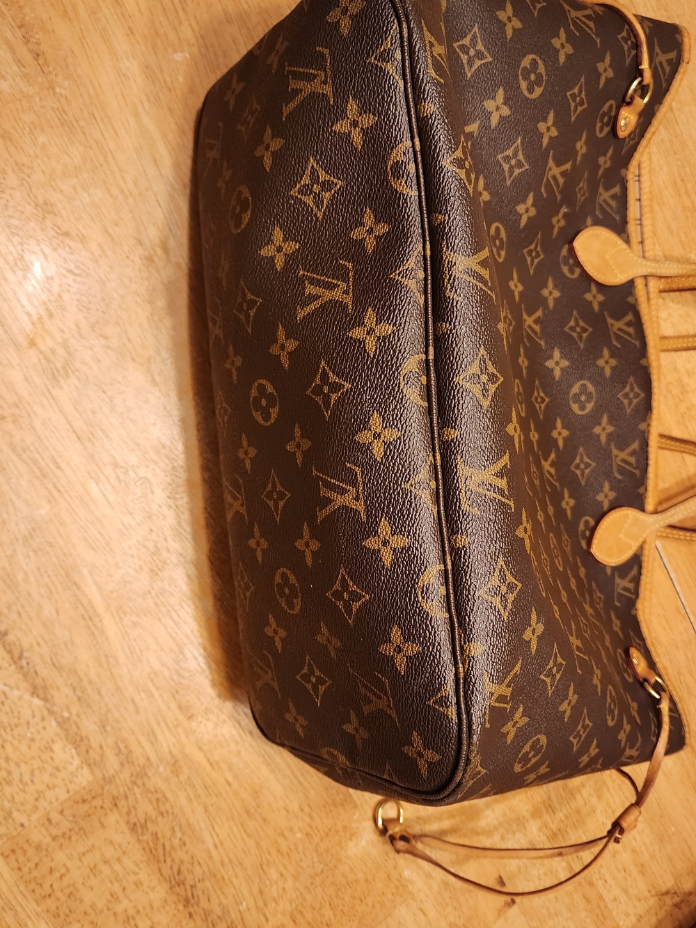 Louis Vuitton MM Monogram Canvas Neverfull Tote in Brown/Tan - Picture 6 of 16